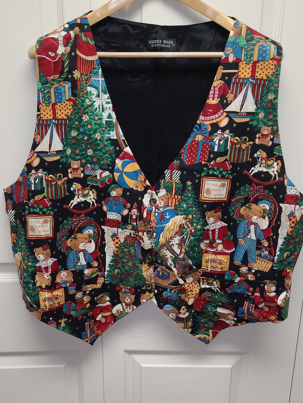 Saddle River Women's Plus  Black colorful Holiday Toy, Present, Bear Print Vest